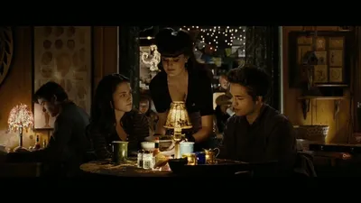 Сумерки | Белла и Эдвард вновь встречаються в месте ужин в ресторане |  отрывок из фильма. - YouTube