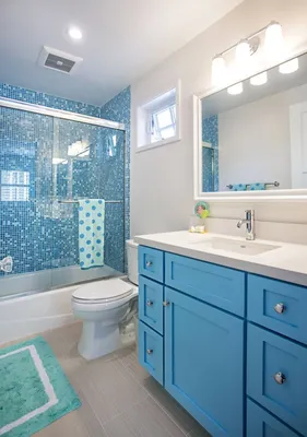 Ванная комната в синем цвете - 75 фото