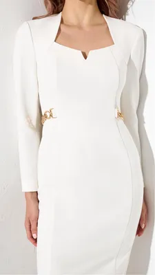 Белое платье футляр с цепочкой и длинным рукавом