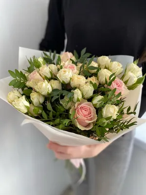 Букет невесты кустовые белые розы Ранунклюс и Эвкалипт - Rozmari