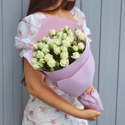 Купить Букет из красно-белых кустовых роз 515, , доставка (24/7) |  Интернет-магазин цветов и букетов в СПб