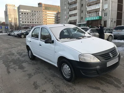 Продажа Renault Logan 13 года в Екатеринбурге, Базовая комплектация с ГУР,  белый, Свердловская область, с пробегом 228000 км, 1.4 MT Authentique,  мкпп, седан, 1.4 литра