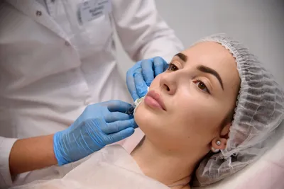 Биоармирование лица: цена в Москве, процедура биоармирования гиалуроновой  кислотой в клинике косметологии