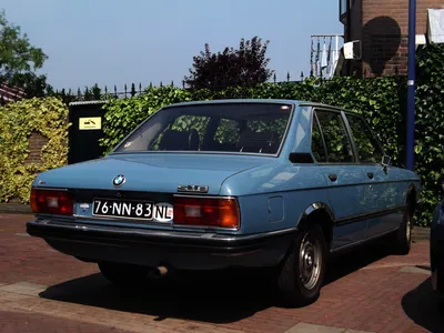 BMW 518 Deluxe (E12) 1980 года выпуска.