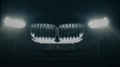 Это совершенно новый BMW X5 2024 с подсветкой радиаторной решётки.  Появилось официальное видео