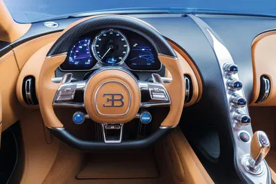 Интерьер салона Bugatti Chiron . Фото салона Bugatti Chiron
