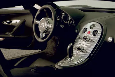 Интерьер салона Bugatti Veyron . Фото салона Bugatti Veyron