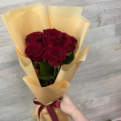 Букет из 5 красных роз 50-60 см, оформление №1, цена 310 грн — Prom.ua  (ID#1330713557)