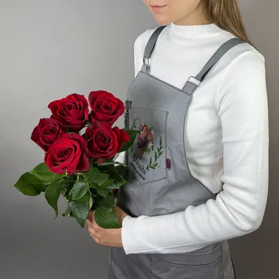 Букет из 5 красных роз купить с доставкой в Омске по цене 1 275 \u0026#8381; |  Florida55 Цветочная мастерская \"Флорида\"