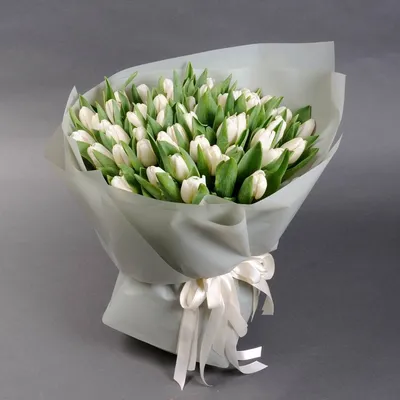 Купить букет белых тюльпанов от 25 штук в Киеве от Camellia