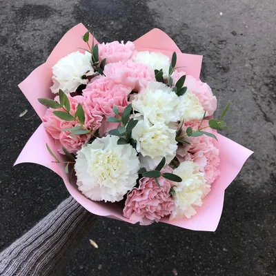 Букет из гвоздики и эвкалипта, Flowers \u0026 Gifts Tyumen, buy at a price of  2150 RUB, Mono Bouquets on Astra with delivery | Flowwow