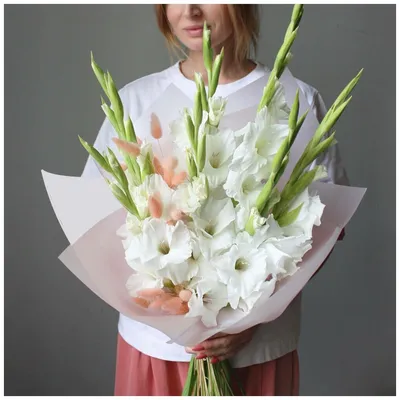 Букет из живых свежих цветов \"7 Белых Гладиолусов \" — купить в  интернет-магазине по низкой цене на Яндекс Маркете