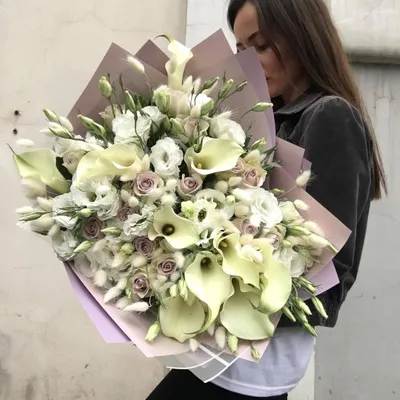 Букет из калл и сухоцвета | Бесплатная доставка цветов по Москве