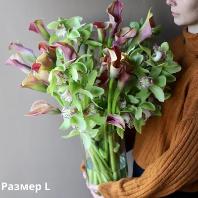 Букет из калл и орхидей в вазе - заказать доставку цветов в Москве от Leto  Flowers