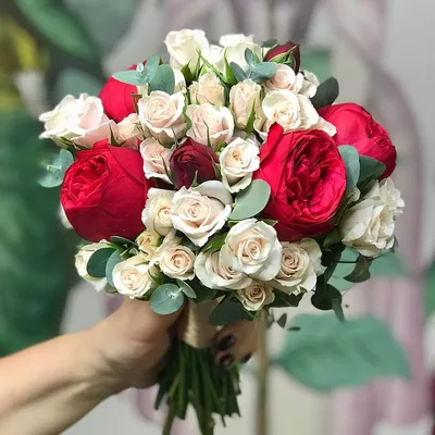 Букет невесты из пионовидных и кустовых роз | Бесплатная доставка цветов по  Москве
