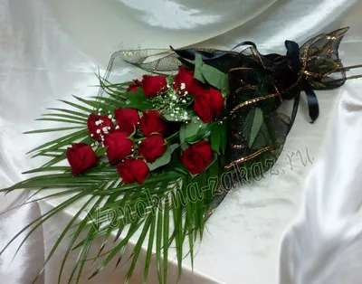 Траурные букеты из живых цветов на похороны | Venok-na-zakaz.ru