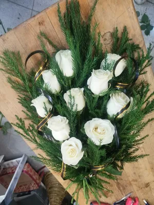 Букет из роз на похороны Волгоград-Букет из роз на похороны Волжский-Первая  Букетная Волгограда
