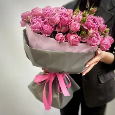Купить букет 19 нежных роз пионовых | VIAFLOR