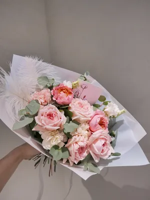 Заказать Нежный букет с розами и гвоздиками с доставкой в Москве