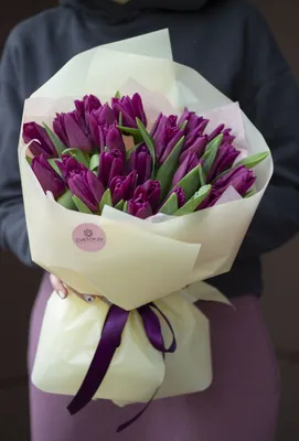 Букет из фиолетовых тюльпанов \"Фиалка\" по выгодной цене в Минске, купить  Коллекция на 8е марта \"LADY POWER\" с доставкой в интернет-магазине Cvetok.by