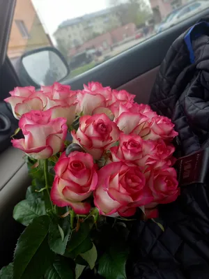 Букет из роз и эустомы «Очаровашка», Цветы и подарки в Москве, купить по  цене 4250 руб, Авторские букеты в Цветы в Рублево с доставкой | Flowwow