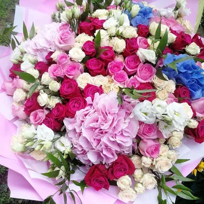 Огромный букет цветов | Бесплатная доставка цветов по Москве