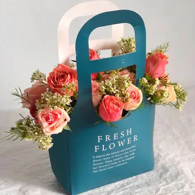 Розы и ваксфлауэр в стильной сумочке, Flowers \u0026 Gifts Rostov-on-Don, buy at  a price of 3500 RUB, Flowers in a Box on Nadezhda with delivery | Flowwow