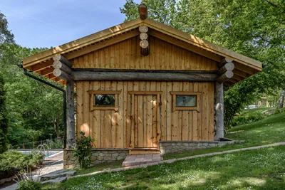 Чем покрасить деревянный дом или баню снаружи: выбор краски и покрытий для  дома из бруса и бревна | Houzz Россия