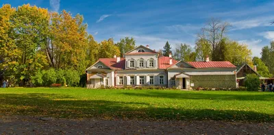 Вековой Дуб в музее-заповеднике Абрамцево - Достопримечательность