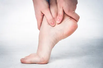 Почему отекает нога после эндопротезирования коленного сустава