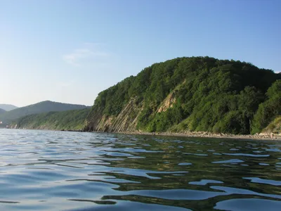 Пляж в поселке Агой. Маленький. Необорудованный. Но море чистое. Июнь 2021  | Записки на коленке | Дзен