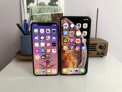 iPhone 11 Vs iPhone XS In 2022! (Comparison) (Review) - YouTube