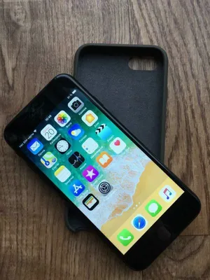 Смартфон Apple iPhone 7 128Gb Jet Black (черный оникс)