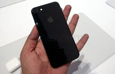 Apple iPhone 7 Jet Black Unboxing