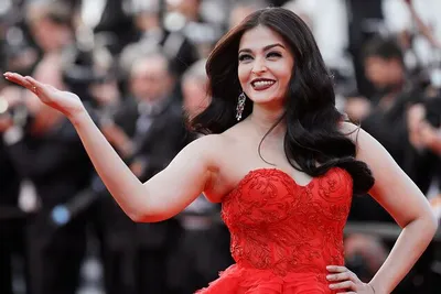 Айшвария Рай Баччан (Aishwarya Rai) – биография, фото, личная жизнь, муж и  дети, рост и вес 2024 | Узнай Всё