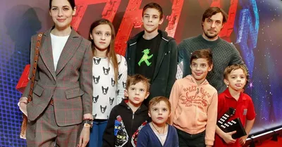 Юлия Снигирь и Евгений Цыганов вместе с детьми пришли на премьеру фильма