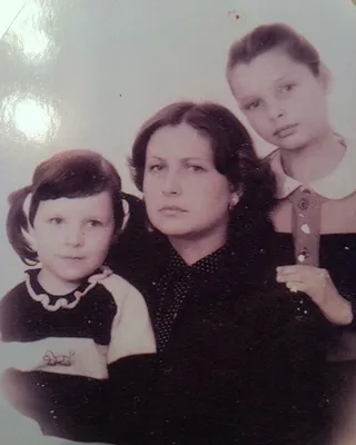 39-летняя Светлана Антонова выложила редкие фото с сестрой Наталией