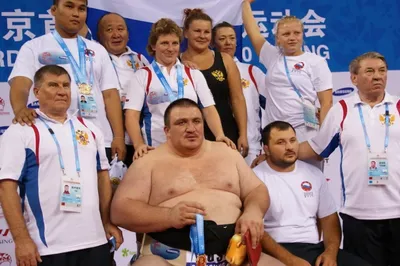 Российскому чемпиону по сумо собирают деньги на лечение в Германии //  Новости НТВ