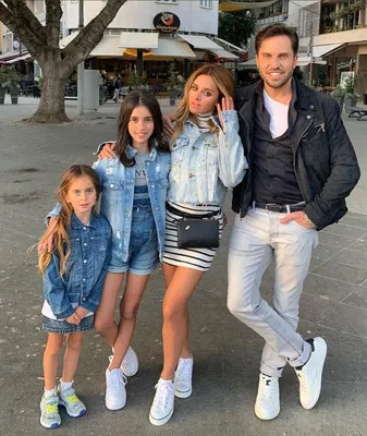 Александр Ревва с семьей 😊 | Instagram