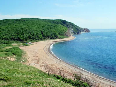 Андреевка: будки для туристов на берегу Японского моря