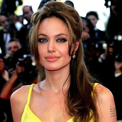 Анджелина Джоли кардинально сменила имидж.