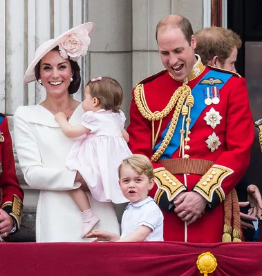 Поймали! 31 смешная фотография принца Уильяма и других членов королевской  семьи