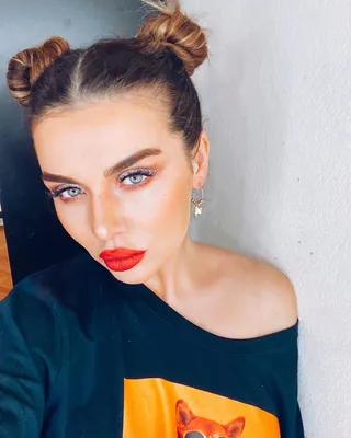Певица Анна Седокова, которая считается секс-символом настоящего времени,  показала, как выглядит без макияжа | Пикабу