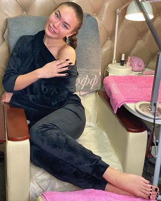 Певица Анна Седокова показала лицо без макияжа на отдыхе - CT News