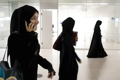 Дорого-богато. Что носят арабские женщины в ОАЭ | Жизнь экспата в Эмиратах  | Дзен