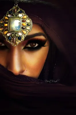 Тайны арабских красавиц: Акцент на глаза, рисуем «восточные стрелки»