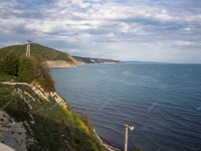 Архипо-Осиповка хороша в любое время года😍⛰🏖💦Якорь, стоящий в зоне  прибоя,уже более 50 лет является местной… | Instagram