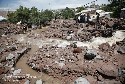 Премьер-министр Армении посетил пострадавшие в результате наводнения районы  Артика | Новости Армении- АРМЕНПРЕСС Армянское информационное агентство