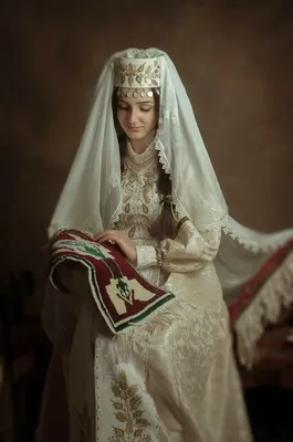 Հայկական Տարազ Armenian national dress Taraz Армянский костюм Тараз Photo  Atelier Marashlean | National clothes, Taraz, National dress