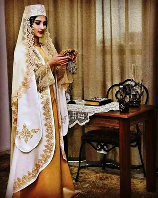 Свадебные армянские платья (69 фото)